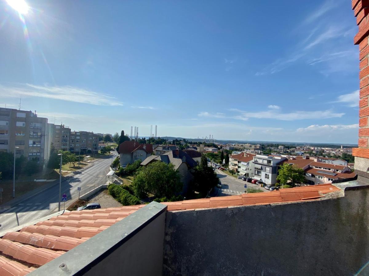 Penthouse Cityview Pula Bagian luar foto